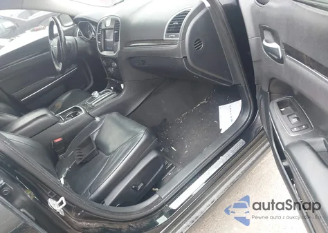 2018 Chrysler 300 Limited z USA, uszkodzony, nr VIN 2C3CCAEG2JH142688